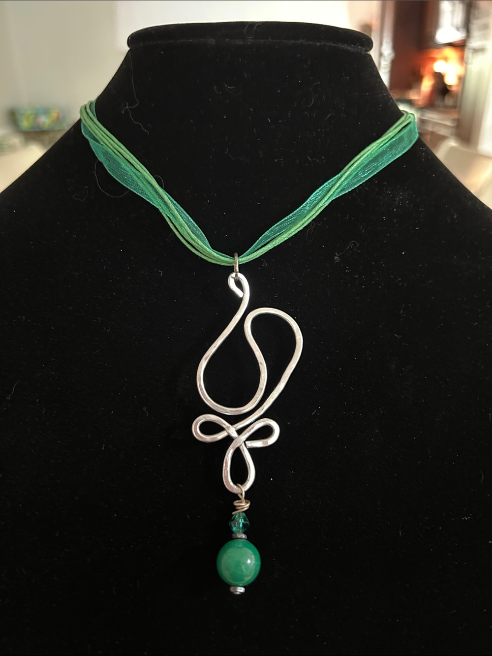 Green Bead Silver Pendant Necklace